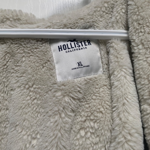 Gray Sherpa Lined Hoodie | Hollister, size XL - Picture 2 of 2
